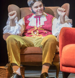 Pictures courteousy of Mark Carline and Castaway Theatre